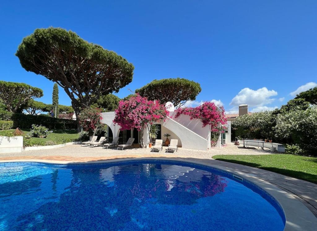 Traditional 3 Bedroom Villa With Great Pool In The Heart Of Vale Do Lobo Esterno foto